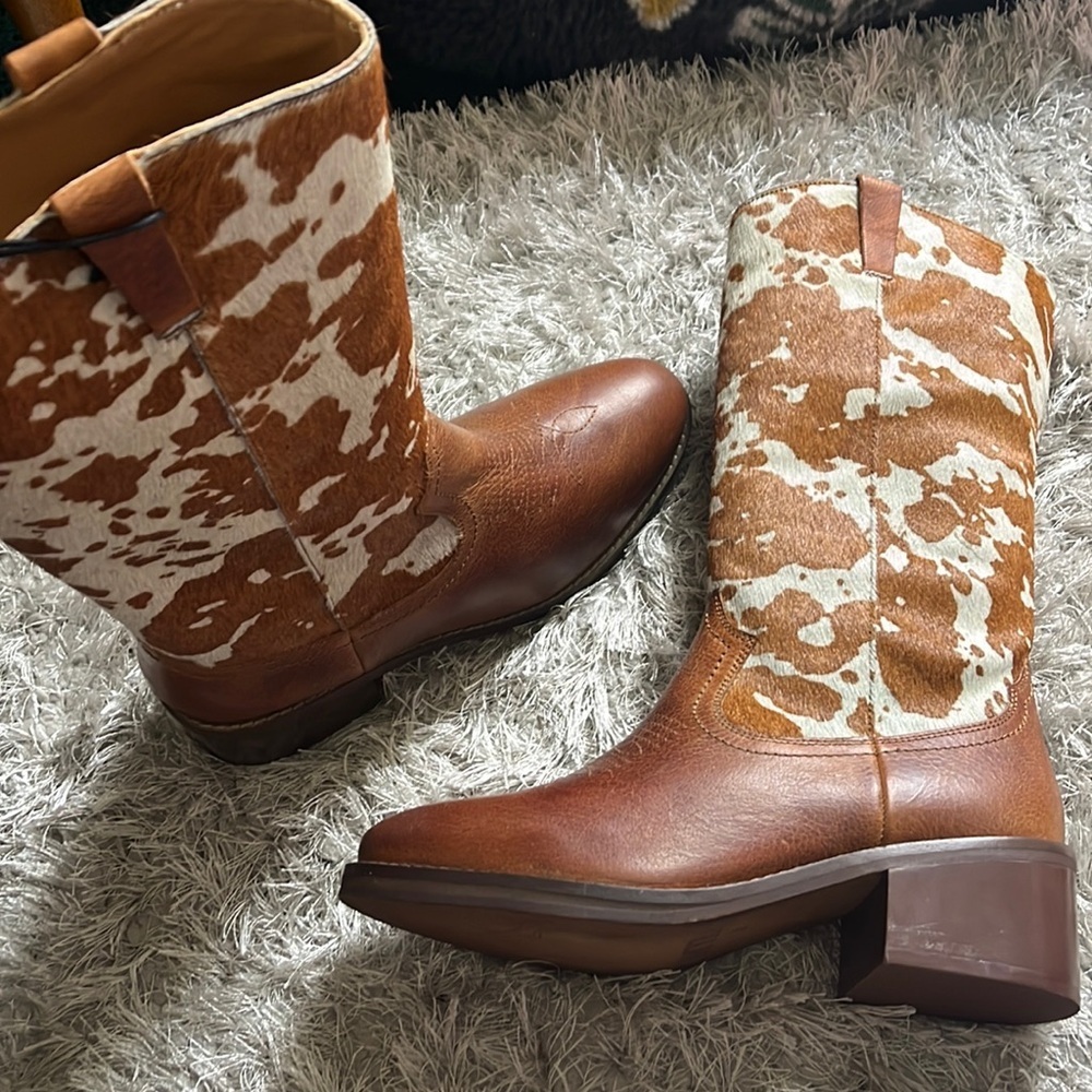 Leather boots by Myra, hair-on upper and smooth leather with stitching, new